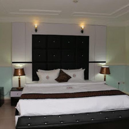Room In Lodge - All Seasons Hotel-Owerri Exterior foto