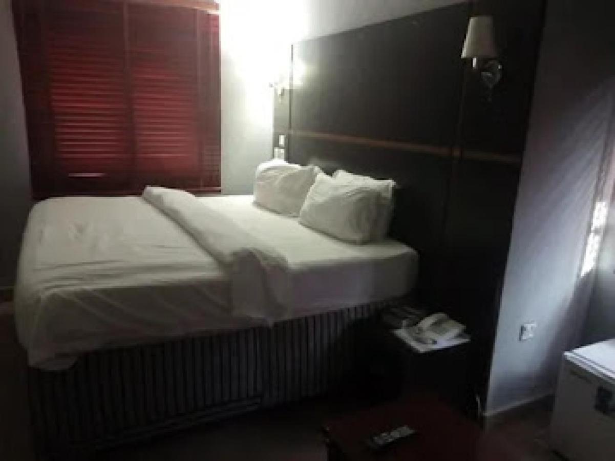 Room In Lodge - All Seasons Hotel-Owerri Exterior foto
